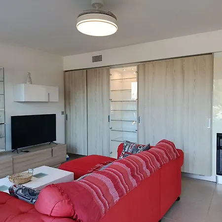 Apartman Tindra Punta Prima *